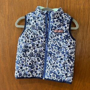 New Vineyard Vines down vest girls’ flowers periwinkle 2T